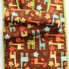 Conjunto a juego para  "Britax", jirafas color marron