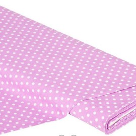 Tela de color lila con lunares
