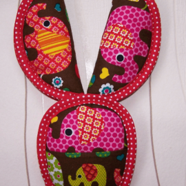 Cubre cinturones para silla de coche, elefantes color marrón