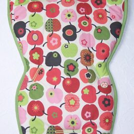 Colchoneta para "Quinny" ,dibujos de manzanas