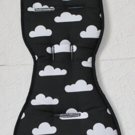 Conjunto a juego para para “Babyzen YoYo” , nubes blancas sobre fondo negro