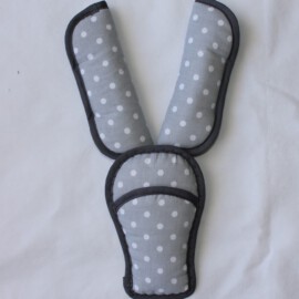 Cubre cinturones con almohadilla ,tela de color gris con lunares