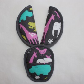 Cubre cinturones con almohadilla ,dibujos de jirafas y elefantes
