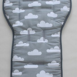 Colchoneta   y una funda para la barra para "Valco Baby " , nubes blancas sobre fondo gris