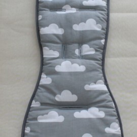 Colchoneta para “Babyzen YoYo” , nubes blancas sobre fondo gris