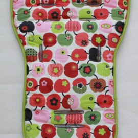 Colchoneta para "Quinny" ,dibujos de manzanas rojo,verde,rosa