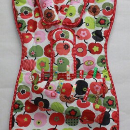 Conjunto a juego para  "Joie"  ,con dibujos de Manzanas