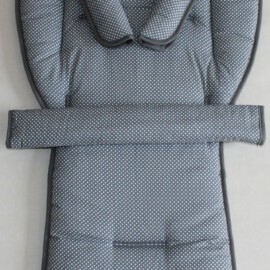 Conjunto a juego para "Hartan/Teutonia " , Tela de color gris  con lunares