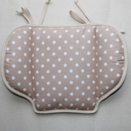 Almohada para carritos de bebe ,Tela de color beige con lunares