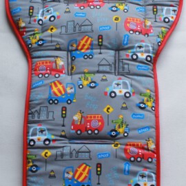 Una colchoneta para "Mountain" ,  con coches ,color gris