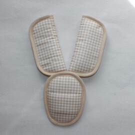 Cubre cinturones para silla de coche ,cuadros Vichy beige