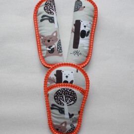 Cubre cinturones y almohadilla para hebilla, color beige con animales