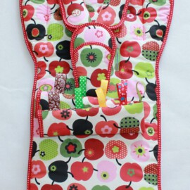 Conjunto a juego para “Resea Moon Sport Buggy”,  tela de color gris con manzanas